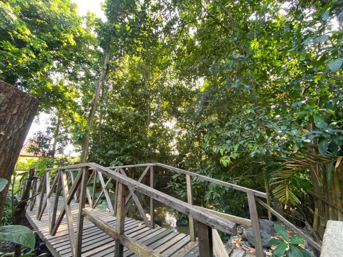 Mahamustika Riverside Canggu  Exterior photo