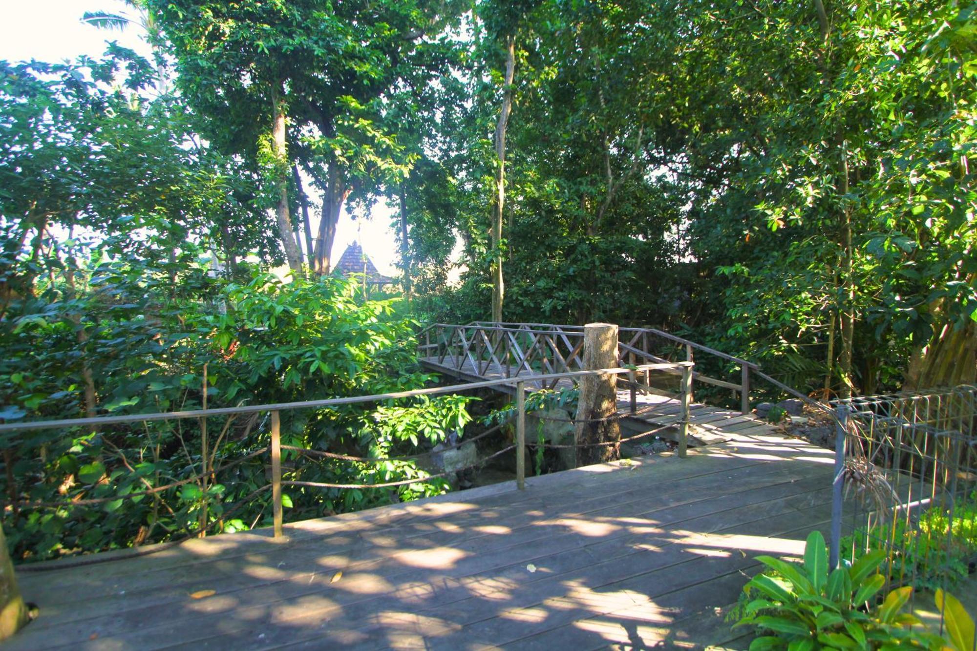 Mahamustika Riverside Canggu  Exterior photo